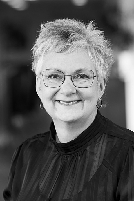 Chefkonsulent Lena Friis i sort/hvid