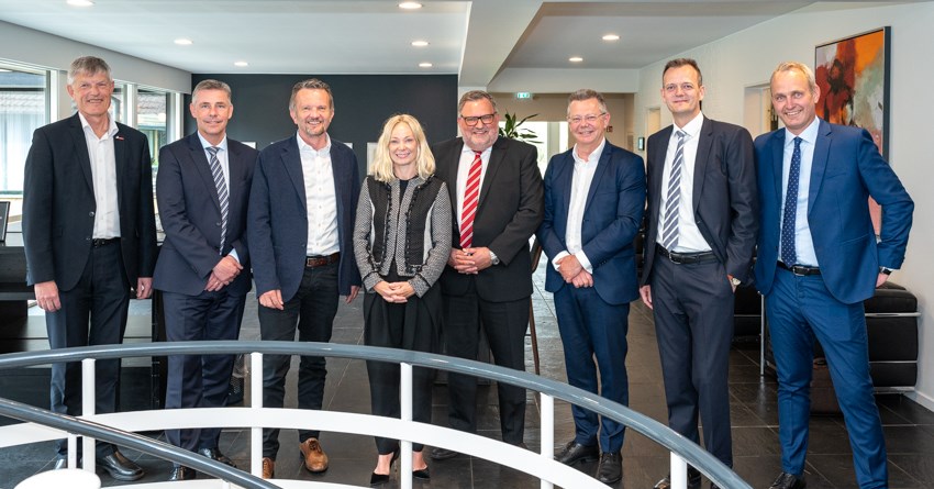 Tidl. formand, Peter Vinther Christensen, Svend Randers, Arbejdernes Landsbank, Martin Baltser, Middelfart Sparekasse, Trine Ahrenkiel, Nykredit, Per Sønderup, Jutlander Bank (fratrådt), næstformand John Lundsgaard, SparNord, formand Ole Beith, Sparekassen Thy og Søren Laursen, Finanssektorens Uddannelsescenter. Allan Aaskov fra Lollands Bank havde desværre ikke mulighed for at deltage.